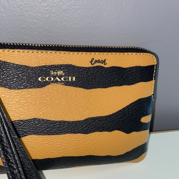 COACH Tiger Print Corner Zip Small 6 inch Wristlet - Picture 11 of 12